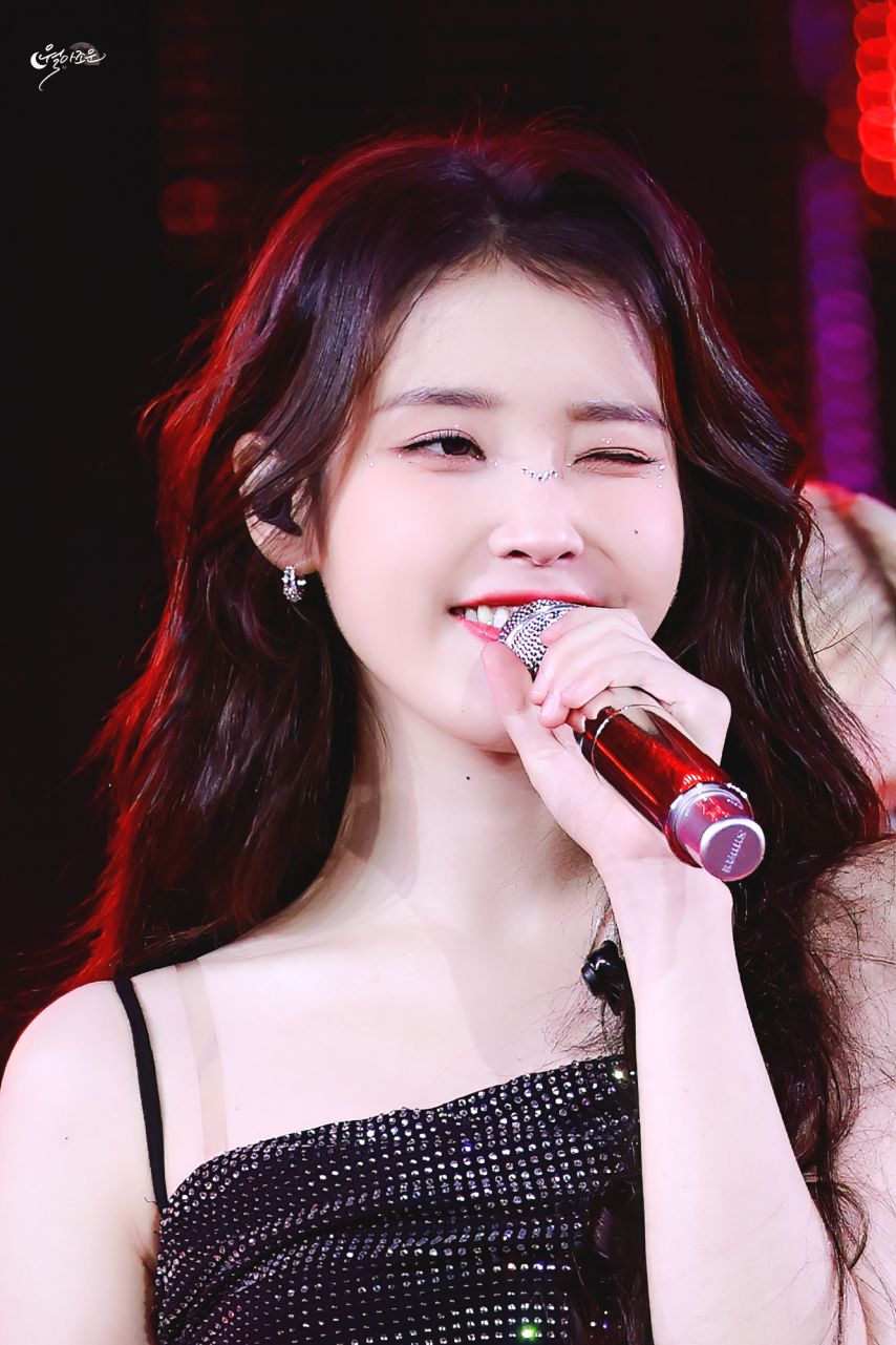 IU