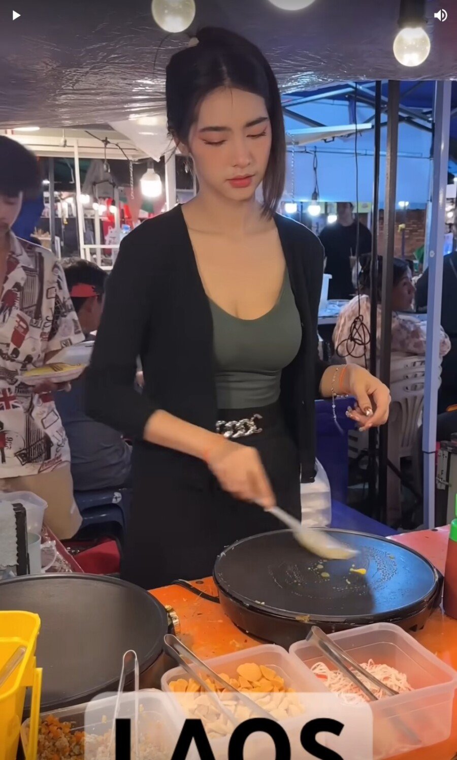 The lady at the night market is said to be a great business person.