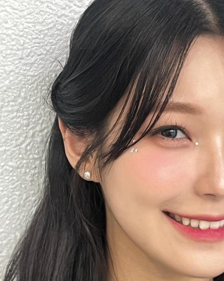 Fromis_Nine Baek Ji-heon